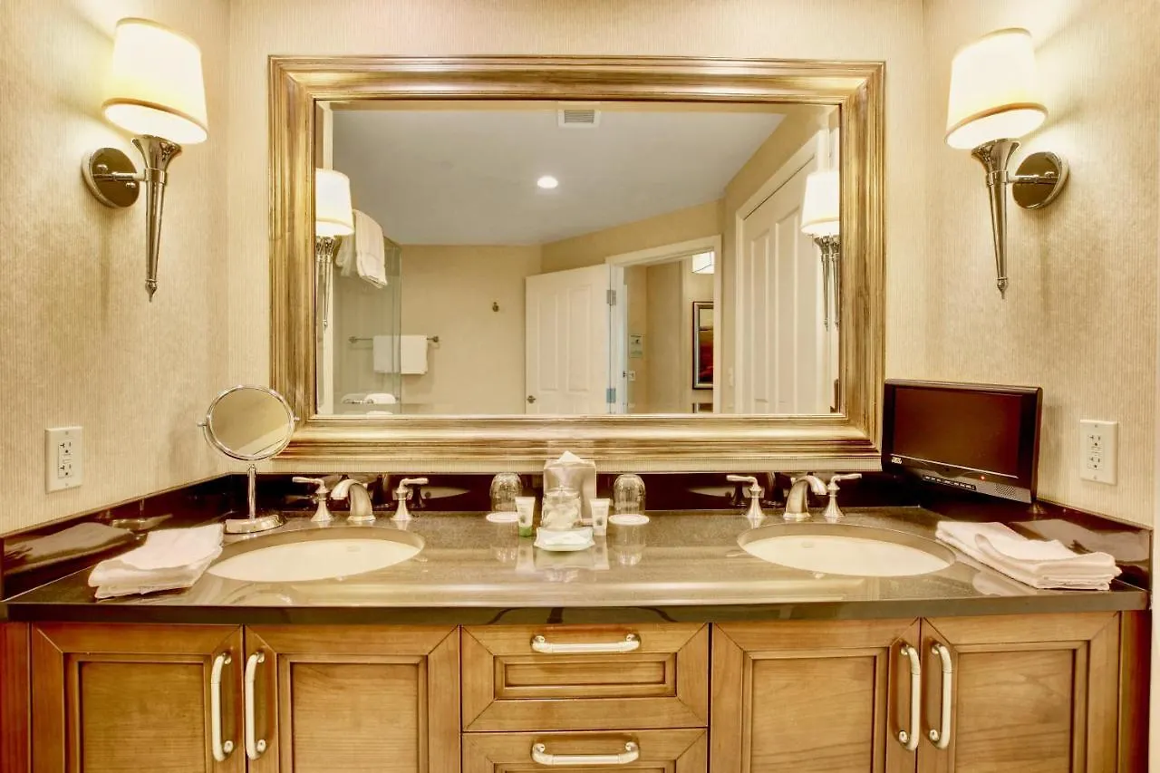 Strip View Balcony Suites - No Resort Fee ! Las Vegas Apartemen